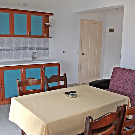 Flora Saadet Hotel *